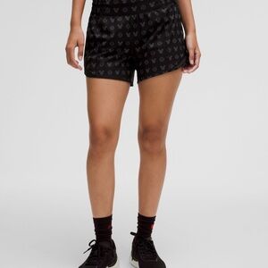 Disney x Lululemon Collab Hotty Hot High-Rise Short 4”